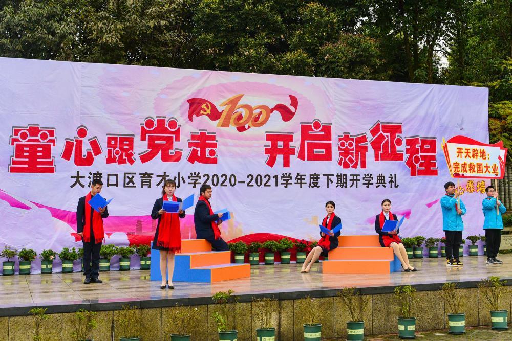 喉咙有异物感,咳出臭鸡蛋味小石头?可能是你的扁桃体结石了